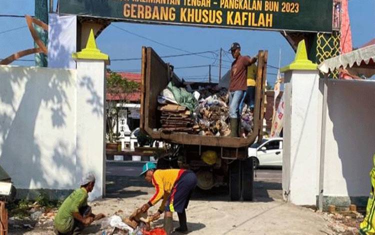 DLH Kobar Kerahkan Petugas Kebersihan untuk Semua Venue MTQH Kalteng
