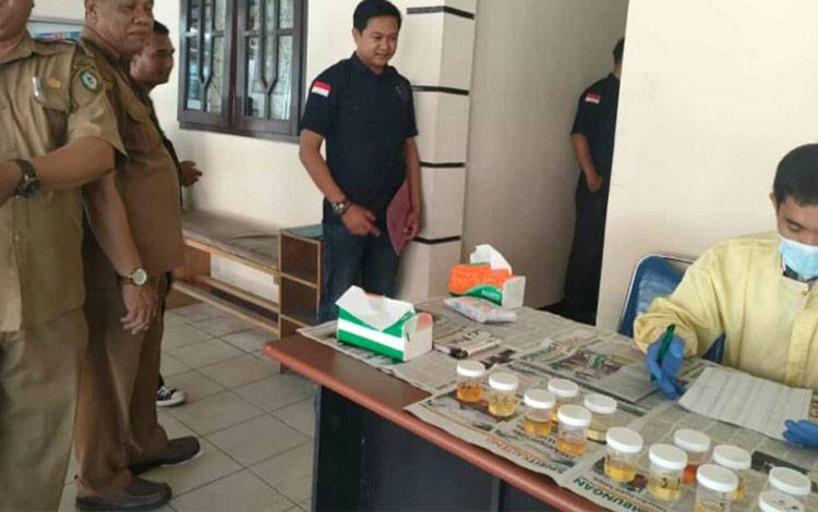 Tes Urine Dilakukan Terhadap Pegawai Disdik Kotim
