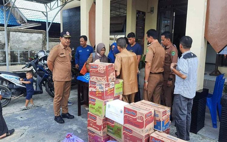 BPBD Kapuas Salurkan Bantuan Warga Terdampak Kebakaran di Kecamatan Selat