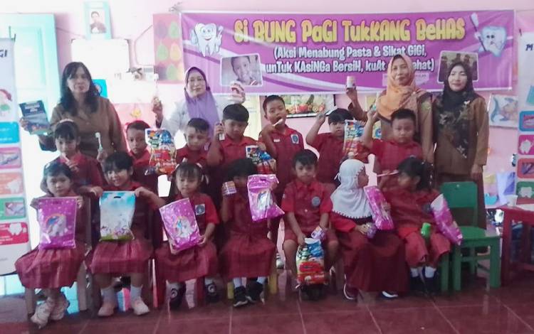 Dokter: Ajarkan Sejak Dini Menabung untuk Beli Sikat Gigi