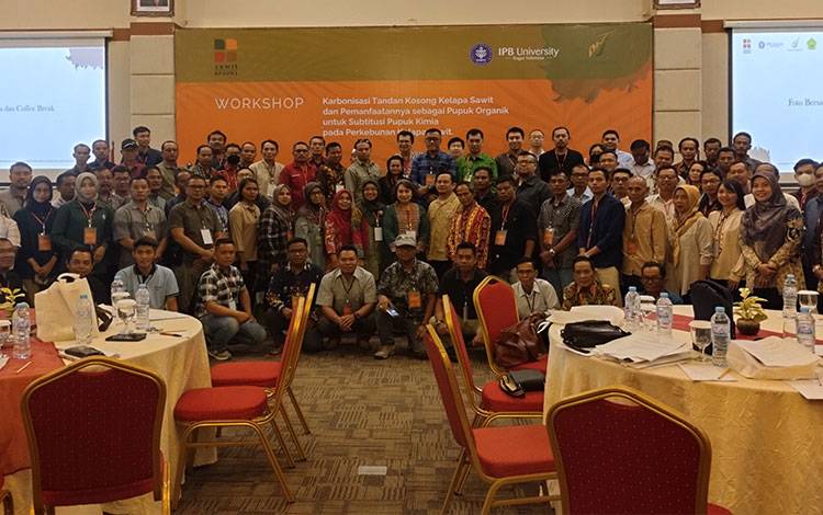 Workshop Karbonisasi Tankos Kelapa Sawit untuk Berikan Informasi Potensi Biochar
