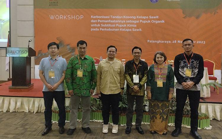 Guru Besar IPB: Perlu Upaya untuk Kurangi Penggunaan Pupuk Kimia pada Kebun Kelapa Sawit