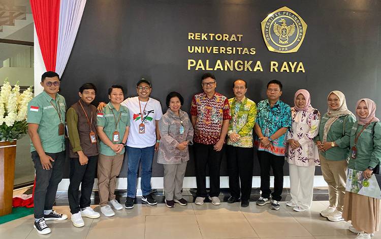 Klinik Bisnis Jajaki Pemberian Bantuan Beasiswa dengan Universitas Palangka Raya