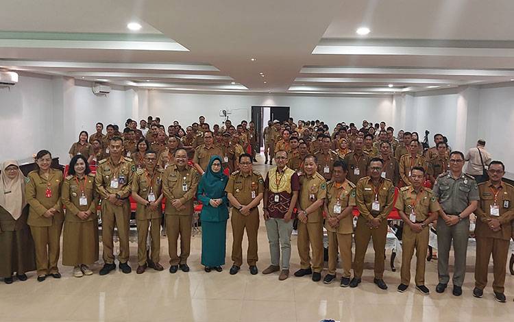Pj Bupati Kapuas Buka Peresmian dan Pelatihan SDM Pokja Akselerasi SLRT Puskesos Tiga Kecamatan