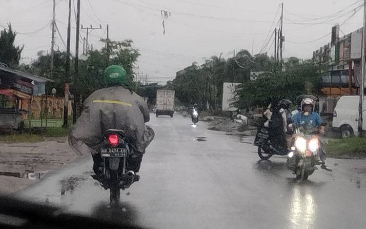 Sudah hampir 24 Jam Hujan Masih Mengguyur Palangka Raya