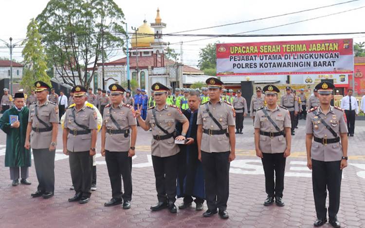 Sejumlah Pejabat Utama di Jajaran Polres Kobar Berganti