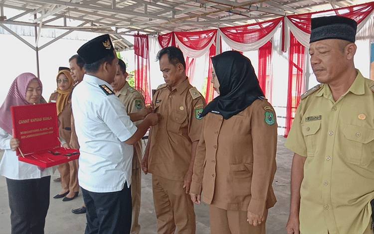 Lantik 7 Pj Kades, Ini Pesan Camat Kapuas Kuala