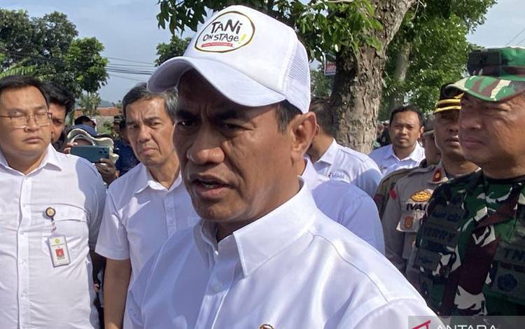 Mentan Amran Permudah Petani dengan Tebus Pupuk Subsidi Pakai KTP