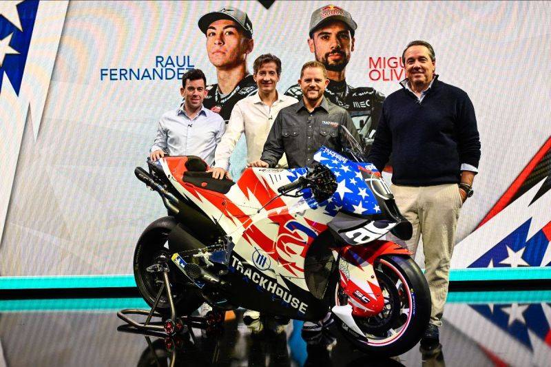 Oliveira dan Fernandez Bergabung dengan Trackhouse Racing