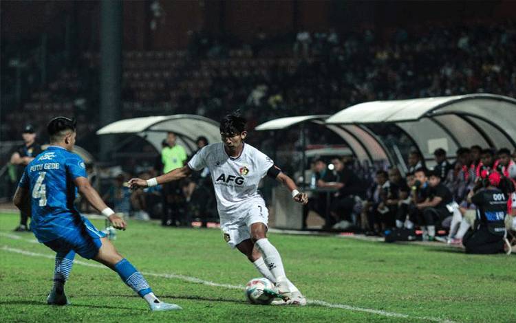 Persik Incar Poin di Kandang Persib Bandung
