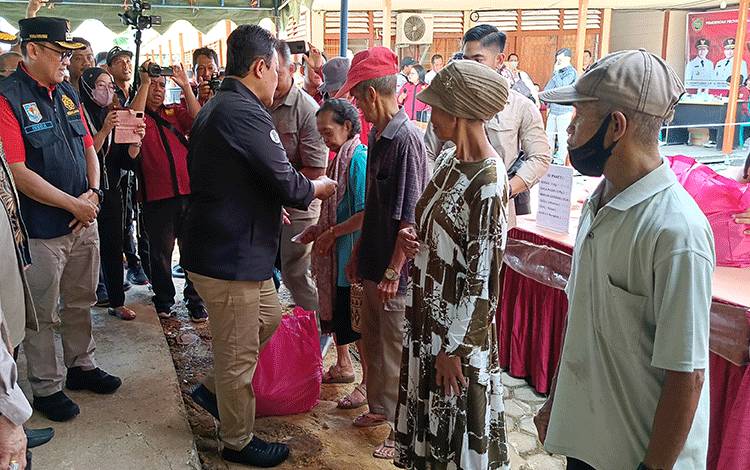 Pemprov Kalteng Salurkan 2.000 Paket Bahan Pokok Murah di Barito Timur