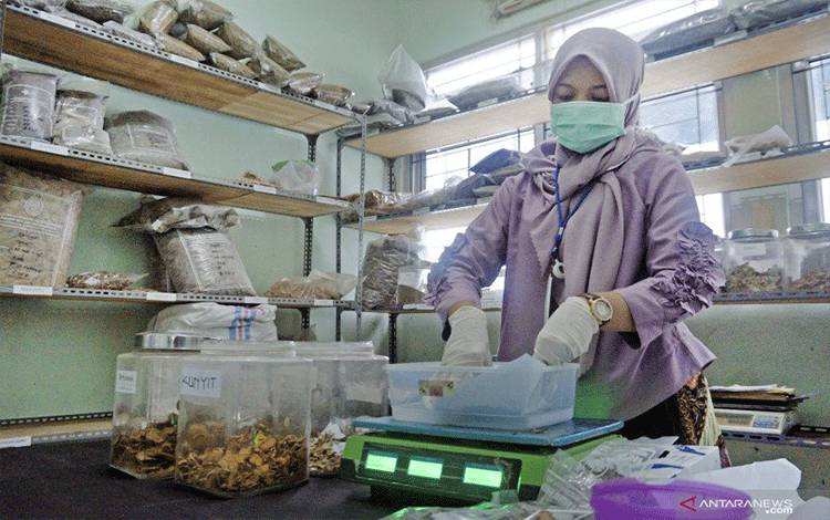 Perlunya Sistem Pendidikan di Kedokteran untuk Dukung Obat Herbal