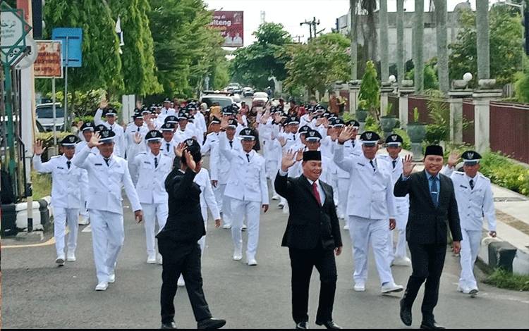 Kirab Awali Pelantikan 81 Kades Terbesar dalam Sejarah Kotim