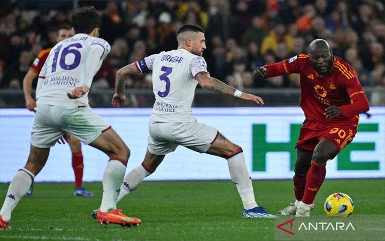 Roma Imbang Lawan Fiorentina pada Laga yang Diwarnai Tiga Kartu Merah