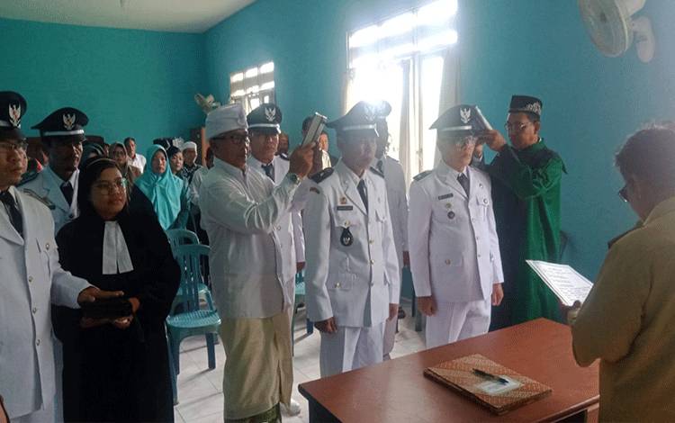Camat Bataguh Lantik 6 Pj Kades, ini Harapannya