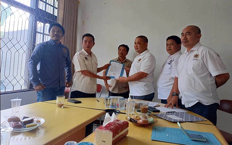 Harris Resmi Mundur Sebagai Ketua PWI Kalteng