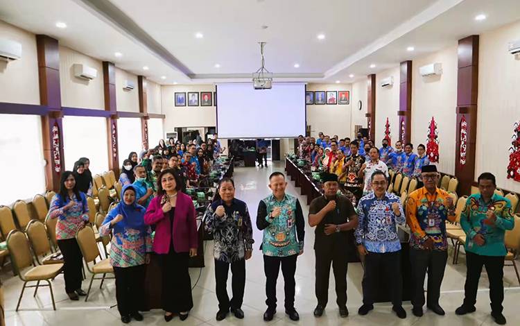 Dinas Dukcapil Kapuas Gelar Bimtek Peningkatan Kapasitas Aparatur Pelayanan Adminduk