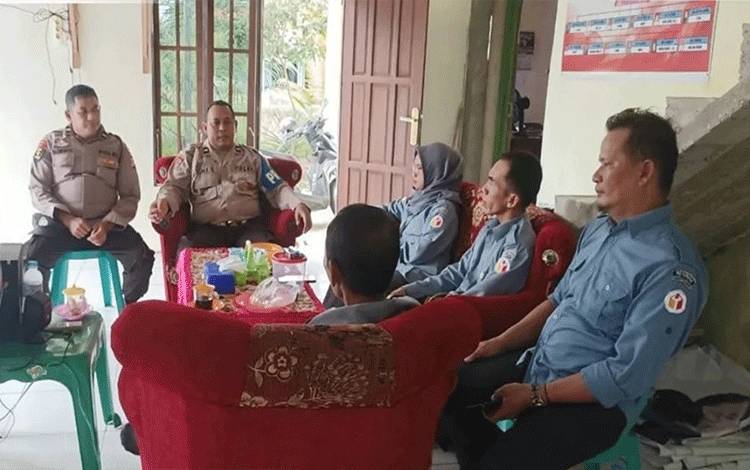 Polsek Pulau Petak Sambangi Kantor Panwaslu Kecamatan?
