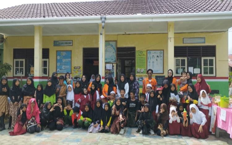 SD Islam Daruttaslim Sampit Gelar Kegiatan P5 Ajarkan Anak Berwirausaha Sejak Dini