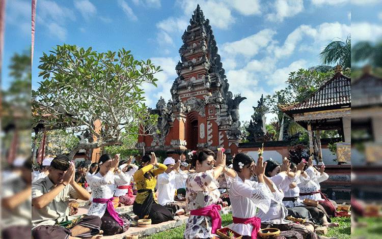 Sekda Kalteng Inginkan Umat Hindu Tebarkan Ajaran Wujudkan Perdamaian dan Persaudaraan