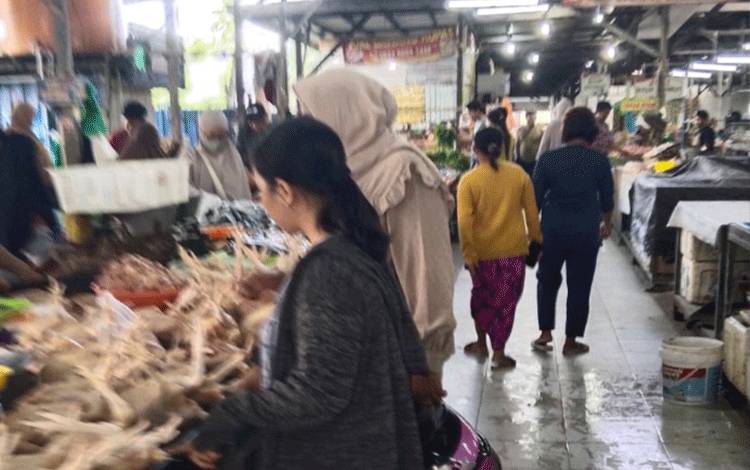 Menjelang Natal dan Tahun Baru Harga Daging Ayam di Sampit Naik