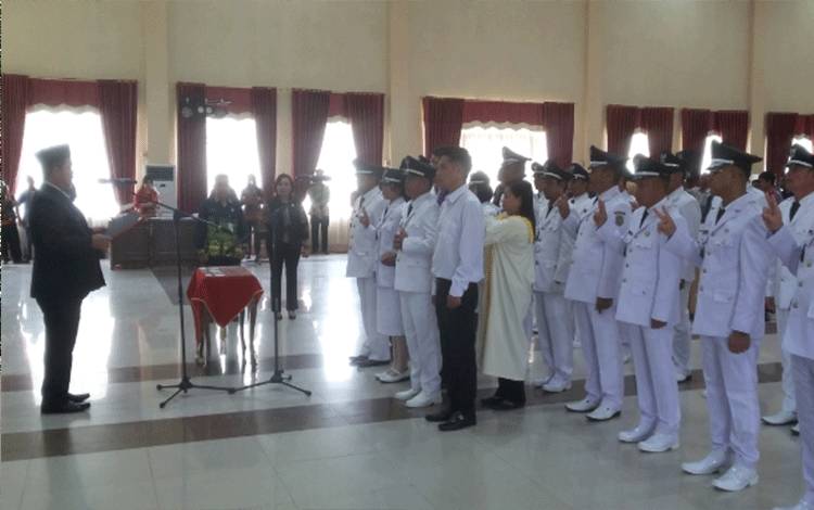 Kades Terpilih di Katingan Dilantik