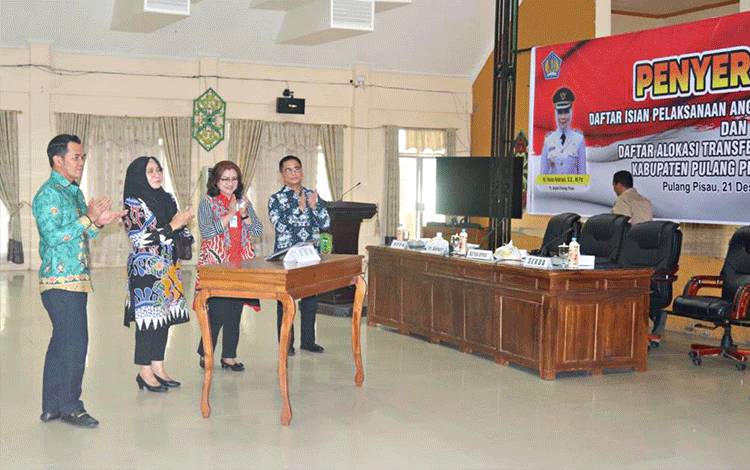 Nunu Andriani Hadiri Penyerahan DIPA dan TKD Pulang Pisau 2024