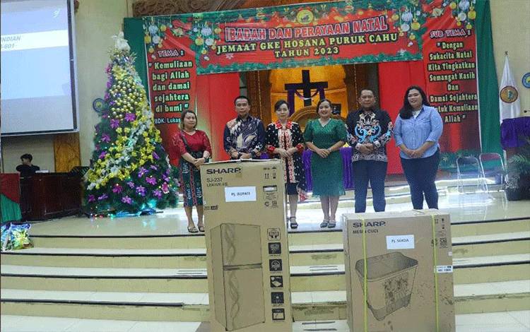 Pj Bupati Murung Raya Hadiri Perayaan Natal Jemaat GKE Hosana