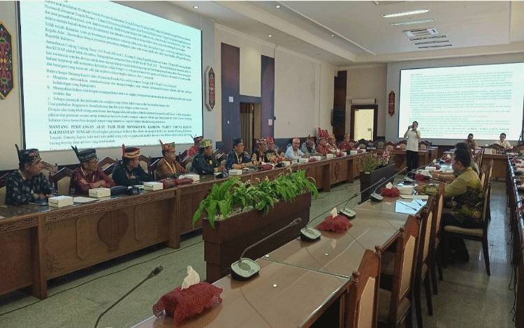 Legislator Sebut Kesejahteraan Damang dan Mantir Adat Harus Diperhatikan