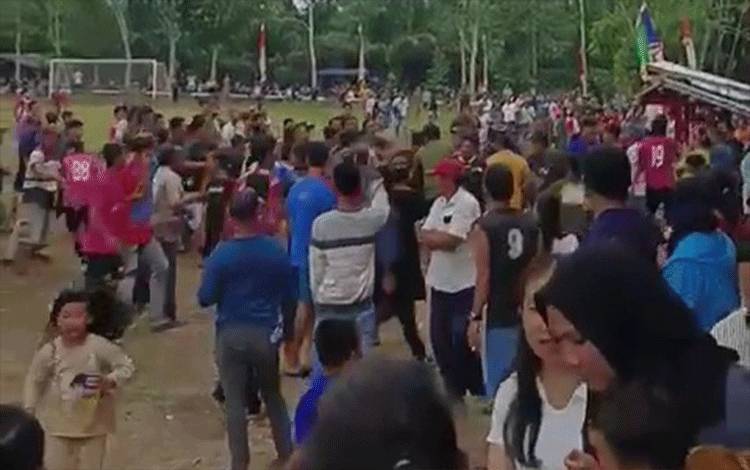 Pelatih Soroti Insiden Sepak Bola Tarkam Ricuh di Sukamara