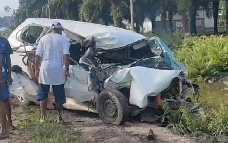 Sopir Mobil Avanza Tewas Setelah Tabrakan dengan Truk Tangki Pertamina di Kotim