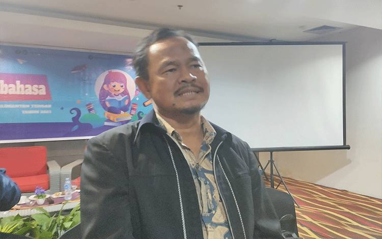 Penyusunan Kamus Berbahasa Dayak Dusun Miliki Banyak Manfaat bagi Penuturnya