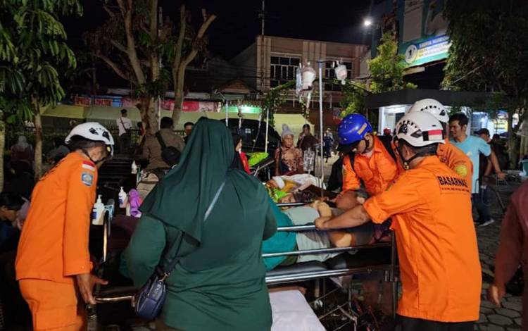 Basarnas Evakuasi Pasien RSUD Sumedang Hindari Bahaya Gempa