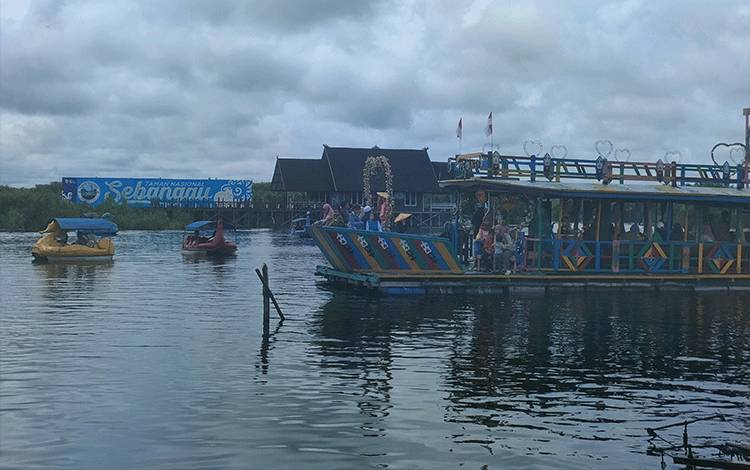 Wisata Air Hitam Sabangau Ramai Dikunjungi Warga