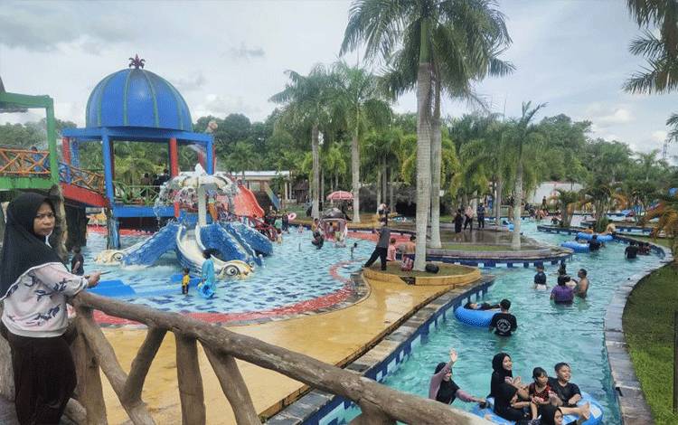 Wisatawan Padati Objek Wisata di Palangka Raya