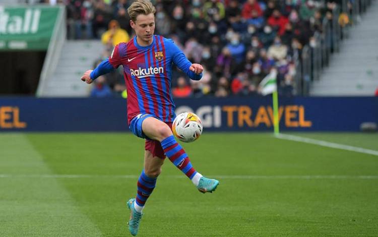 Frenkie de Jong Tegaskan Betah di Barca di Tengah Rumor Transfer ke MU