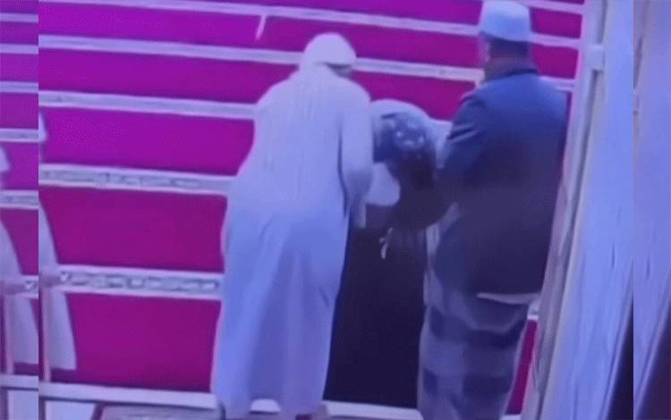 Seorang Kakek Meninggal Dunia Setelah Salat Berjemaah di Masjid Jami Sampit