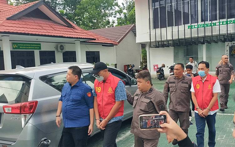 Kajati Kalteng Tahan Manajer Area Wilayah Kalimantan PT. ATQ dan Pihak Swasta dalam Perkara Korupsi Pengadaan Batubara