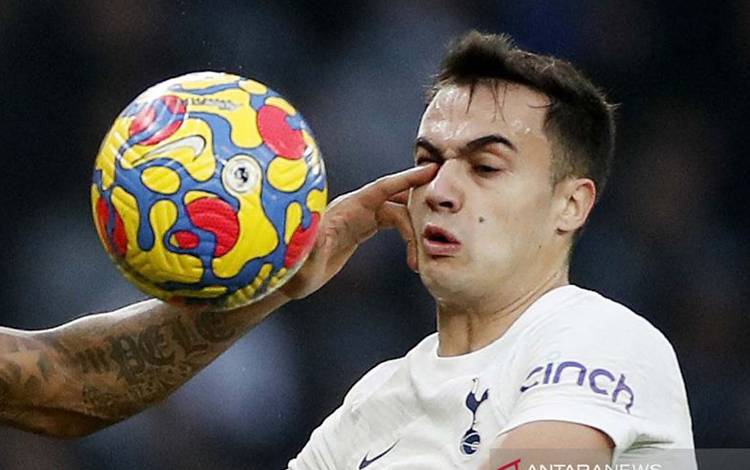 Manchester United Resmi Pulangkan Sergio Reguilon ke Tottenham Hotspur