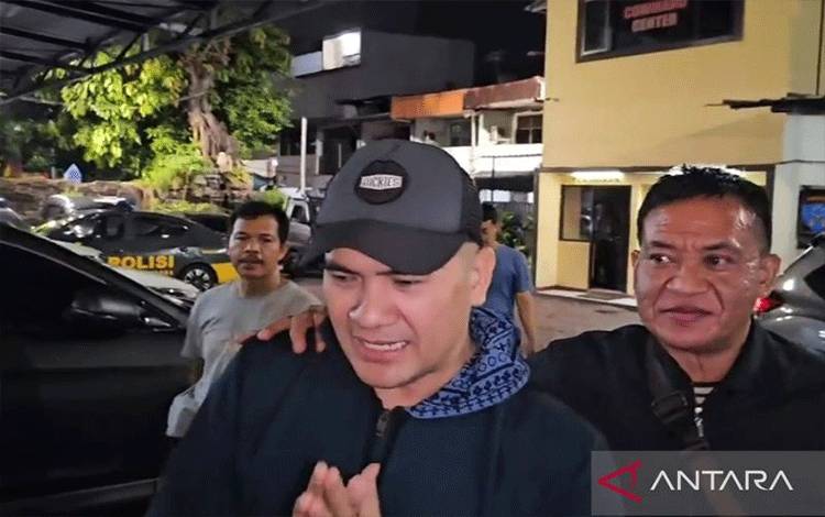 Saipul Jamil Kembali ke Polsek Tambora Usai Pemeriksaan di Polda Metro