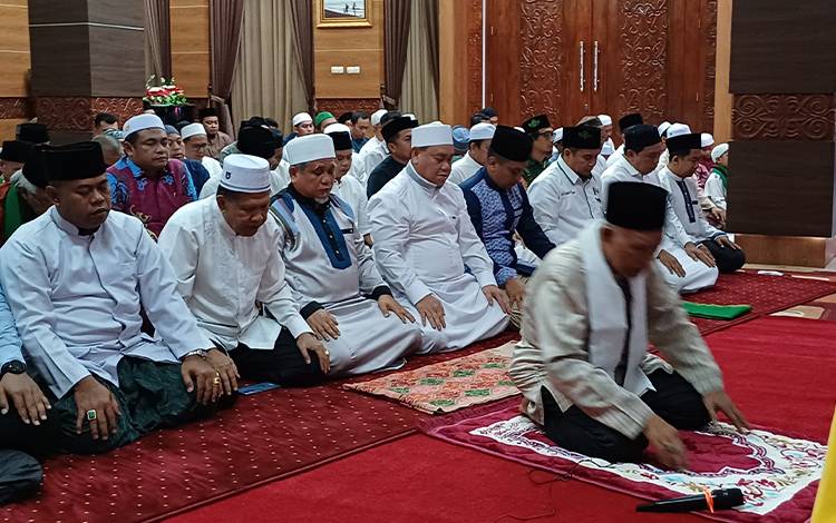 Doa agar Kotim Semakin Maju Dipanjatkan pada Salat Hajat Berjemaah