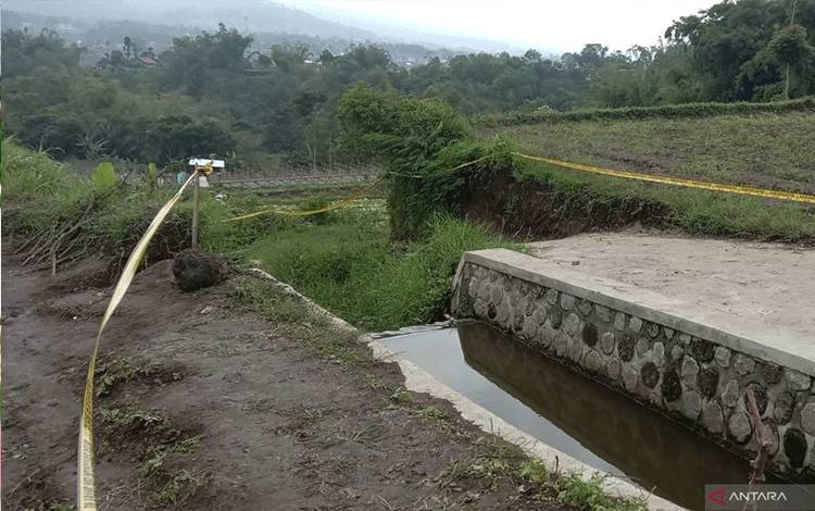Polisi Selidiki Penemuan Mayat di Saluran Irigasi