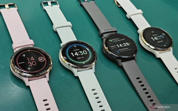 Pilihan warna dari Garmin Venu 3S yang beragam. Dari kiri ke kanan warna Dust Rose, Sage Gray, Pebble Gray, dan Ivory (ANTARA/Livia Kristianti)