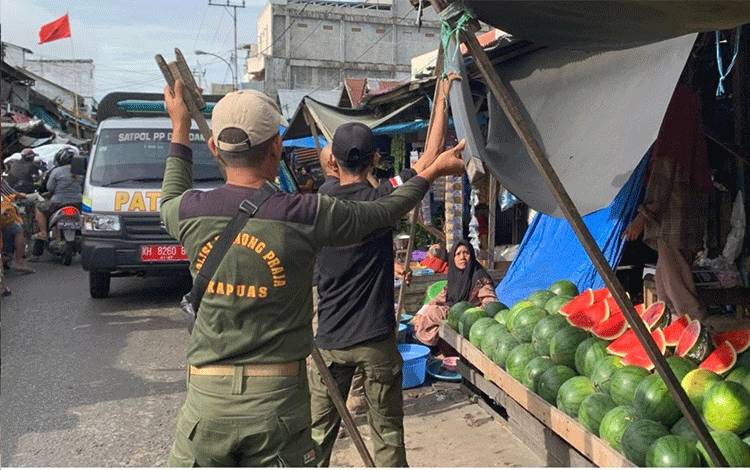 Satpol PP dan Damkar Kapuas Gencarkan Patroli untuk Tata PKL?