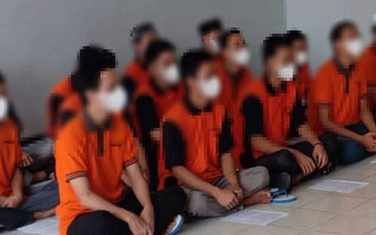 15 Tahanan Baru Rutan Kapuas Diberikan Pengarahan dari Petugas Klinik Barigas