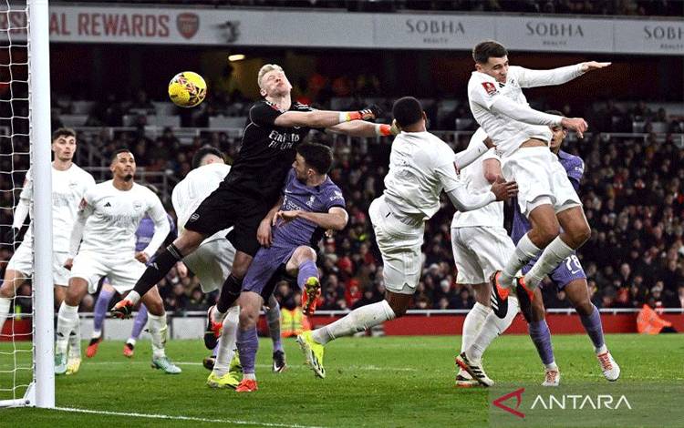 Carabao Cup: Liverpool Comeback 2-1 atas Fulham di Semifinal Leg 1