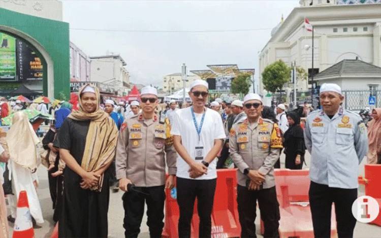 Bupati Banjar Tinjau Perempatan Sekumpul yang Dipenuhi Ribuan Jemaah