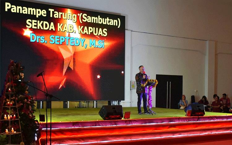 Hadiri Natal Warga Dusmala, Ini Harapan Sekda Kapuas