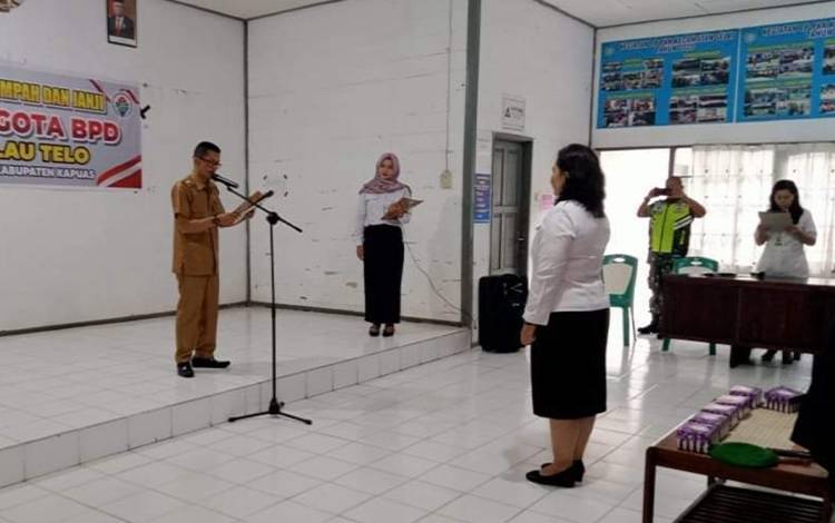 Ini Pesan Camat Selat kepada PAW Anggota BPD Pulau Telo yang Baru Dilantik