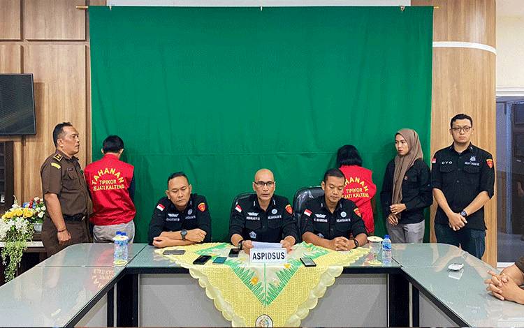 Kejati Kalteng Tahan Dua Tersangka Korupsi Dana BOK Barito Selatan